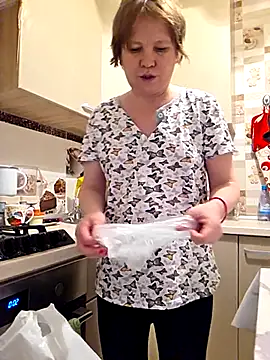  LOLA-LOLA  online show from March 31, 2026, 7:05 pm