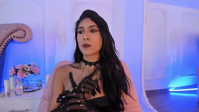 LucianaBlanco  online show from March 27, 2026, 9:05 pm