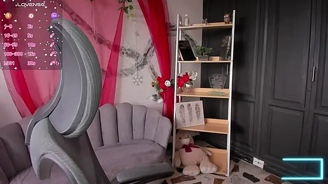 AphroditeSweett online show from May 11, 2026, 8:39 pm
