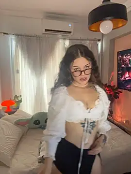 Tallulah Kinky online show from June 2, 2026, 6:52 pm