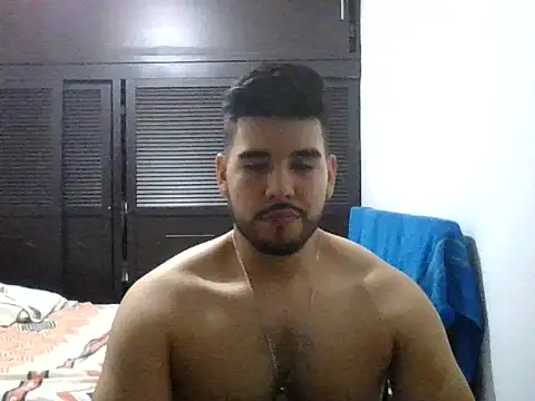 LatinBeardCali online show from April 27, 2026, 9:13 pm