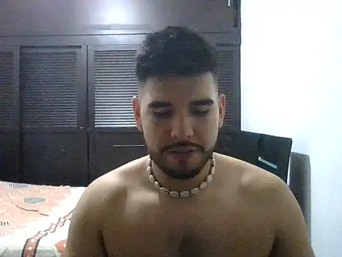 LatinBeardCali online show from April 22, 2026, 8:59 pm