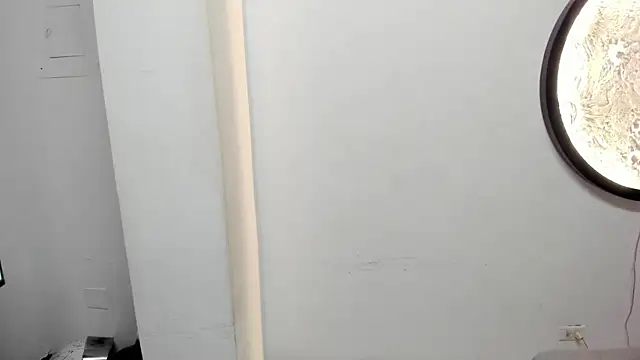 Wolf Kitty online show from April 14, 2026, 11:26 am