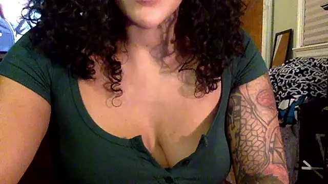 LatinaLoka online show from March 29, 2026, 2:35 am