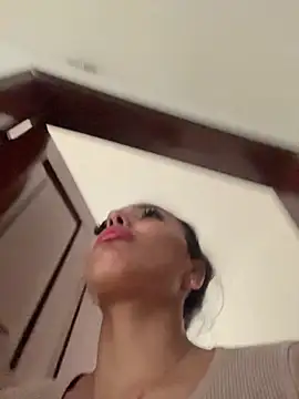 sylphiee  online show from March 24, 2026, 6:41 pm