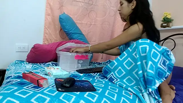 erikaskinny18 online show from March 16, 2026, 2:10 pm