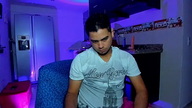 Snapshot of Fox_couplee69 chatting on May 14, 2026, 8:00 am Fox couplee69 online show from May 14, 2026, 8:00 am