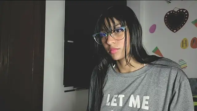 PaulaCutexs online show from April 1, 2026, 3:08 am