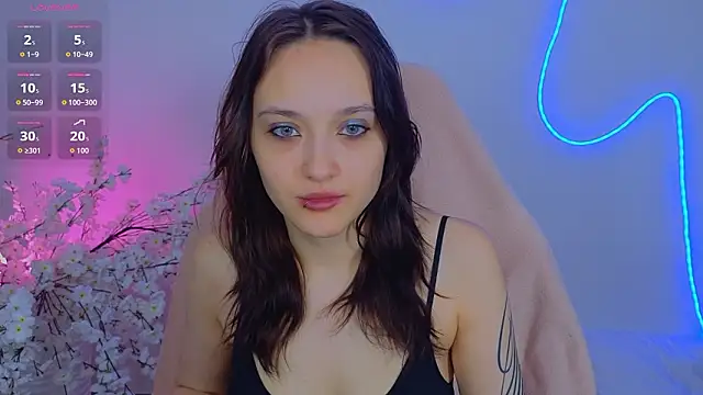 DarcyBlackwood online show from March 24, 2026, 2:11 am