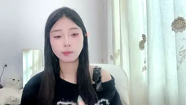 yiyibaby2026 online show from April 16, 2026, 3:07 am