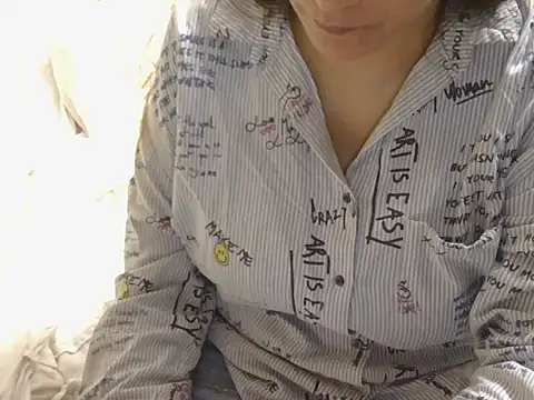 Snapshot of spicy_Zara chatting on July 14, 2026, 4:17 am spicy Zara online show from July 14, 2026, 4:17 am