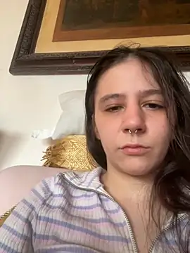 sugarbabbyivy online show from April 13, 2026, 7:23 am