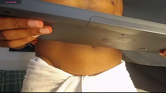 chrisramosv online show from April 16, 2026, 11:18 pm