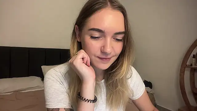 RoxyWet online show from April 10, 2026, 1:18 pm