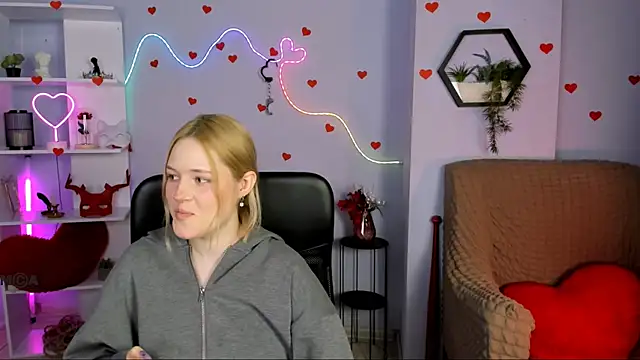 trixy melison online show from April 8, 2026, 12:17 pm