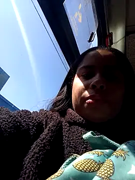 gatinha20257 online show from May 12, 2026, 2:56 pm
