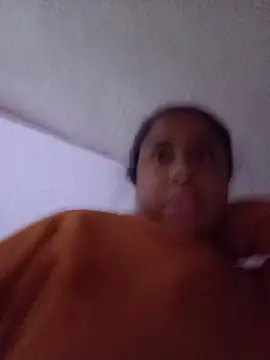 gatinha20257 online show from May 16, 2026, 9:19 am