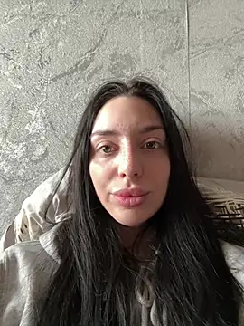 MishellKins online show from March 28, 2026, 1:23 pm