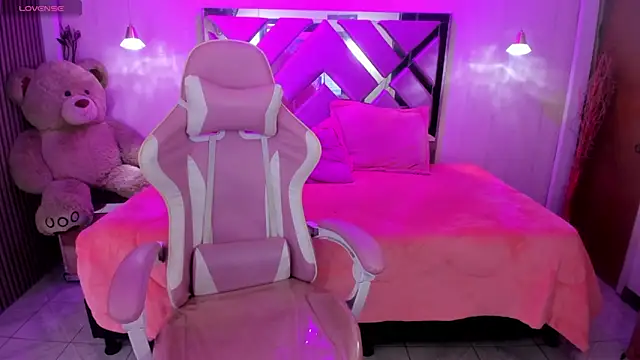 silvana monrroe online show from April 16, 2026, 1:56 pm