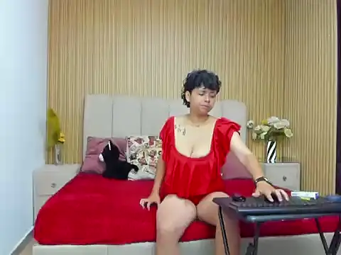 NikiEvanz online show from April 4, 2026, 3:18 pm