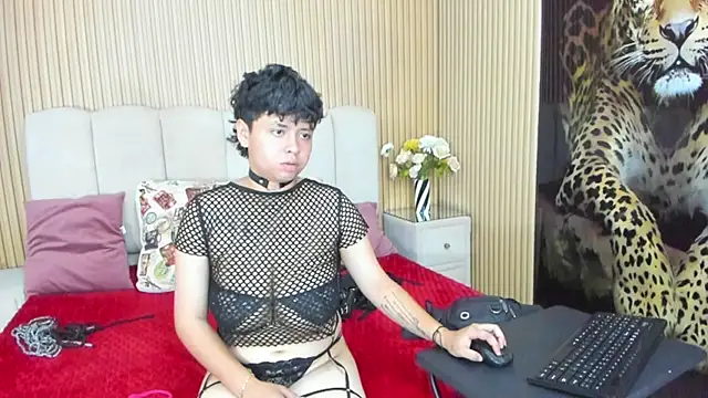 NikiEvanz online show from March 26, 2026, 3:43 pm