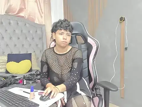 NikiEvanz online show from March 18, 2026, 7:59 pm