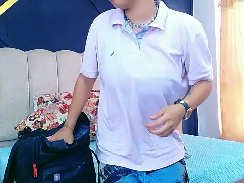 NikiEvanz online show from April 18, 2026, 8:31 pm