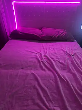 Shynesse21 online show from April 11, 2026, 1:48 pm