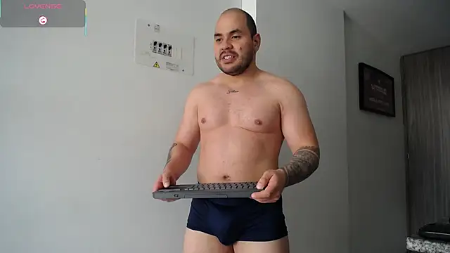Axel Dominus online show from August 2, 2026, 7:11 pm