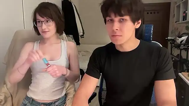 NanaVeel online show from April 28, 2026, 4:55 pm