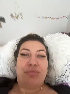 SweetCurvess online show from May 10, 2026, 8:18 am