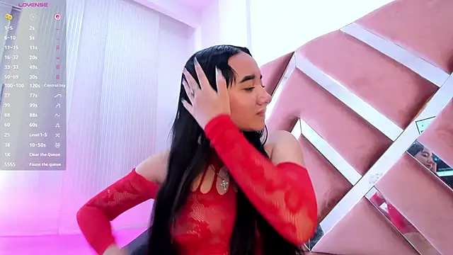 Zoe Evaanss  online show from April 16, 2026, 7:47 pm