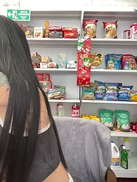 afrodita pinkk online show from April 7, 2026, 3:58 pm