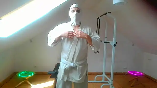 NinjaLaser online show from April 4, 2026, 11:28 am