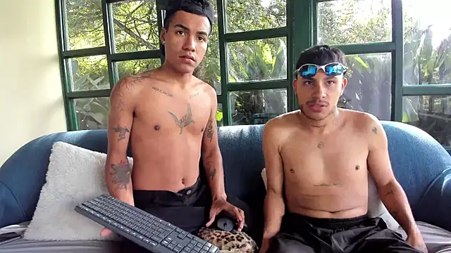 StivennCardona online show from March 19, 2026, 1:44 pm