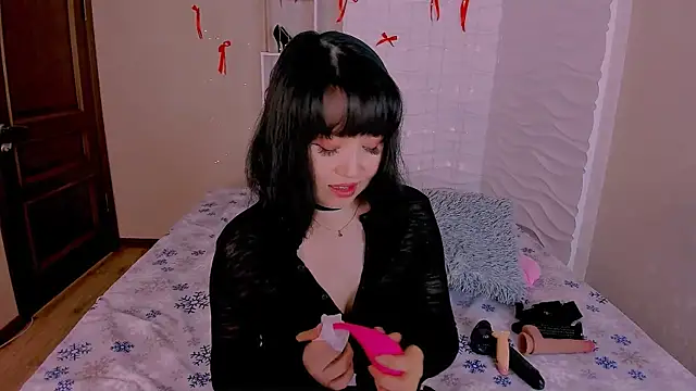 Akiko Yun online show from July 17, 2026, 12:41 am