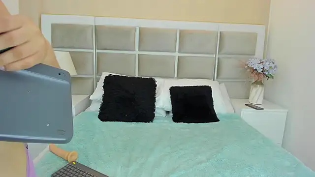 Amelie Fabulous  online show from March 26, 2026, 1:31 pm