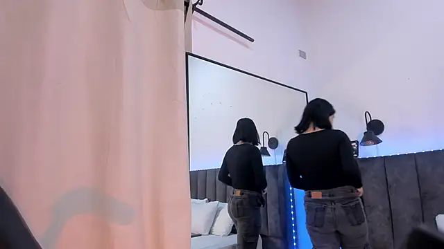 selena  smith1 online show from March 30, 2026, 5:42 am