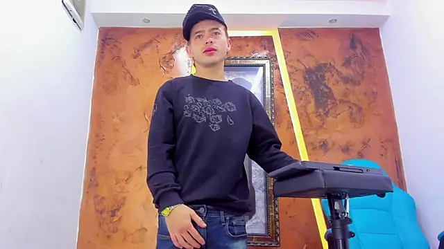 Jhotonex2 online show from May 22, 2026, 4:43 am