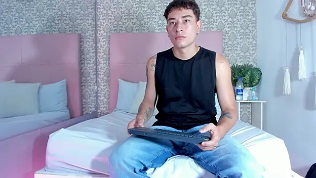 Thiago 2003  online show from March 21, 2026, 7:18 pm