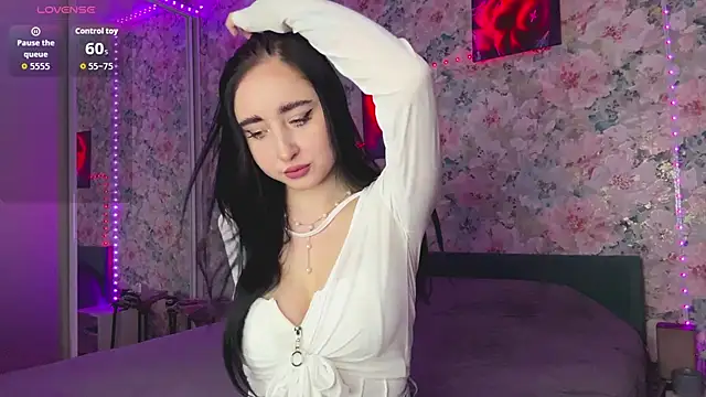 LizzyMooore online show from April 2, 2026, 12:56 pm