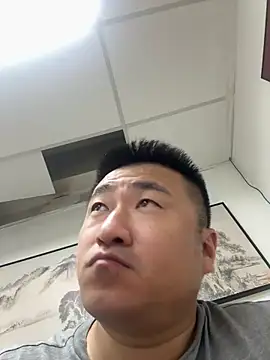 Cunzhangshibage02 online show from June 1, 2026, 1:17 am