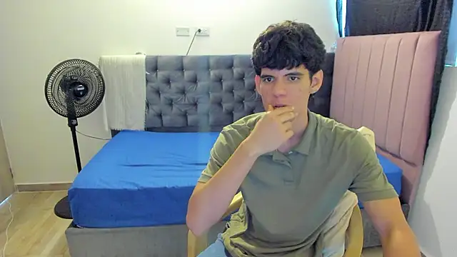 Josy 11 online show from March 23, 2026, 7:03 pm