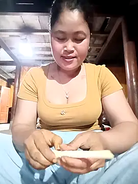 halenka 00 online show from April 5, 2026, 11:06 am