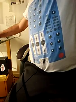 dufatcock online show from April 12, 2026, 8:06 am