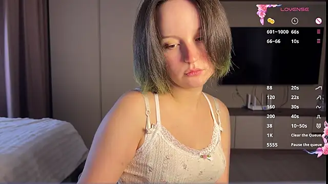 Snapshot of emilyy_xoxo chatting on April 5, 2026, 1:56 am emilyy xoxo online show from April 5, 2026, 1:56 am