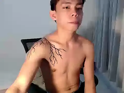 hottasianboy online show from May 14, 2026, 10:56 am