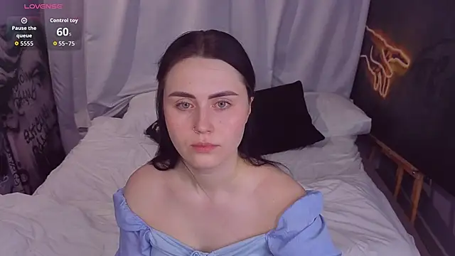 NoraLumi online show from May 22, 2026, 5:38 am