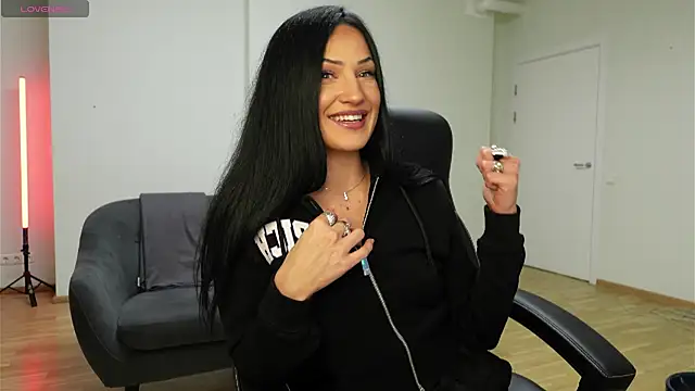 Nicky Diam online show from April 14, 2026, 7:41 pm