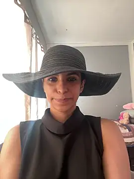 karlatiburcio online show from May 26, 2026, 2:37 pm